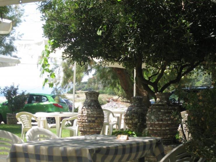 Eleni Rooms Develiki Ierissos Exterior foto