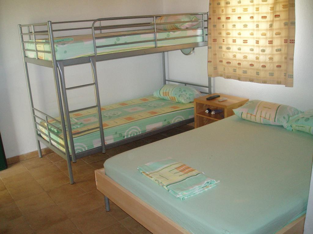 Eleni Rooms Develiki Ierissos Habitación foto
